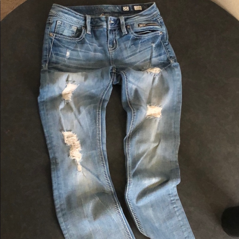Miss Me Destroyed Jeans 25 x 31 zipper pockets